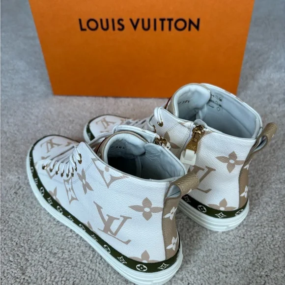 Louis Vuitton Monogram White & Green High-Top Sneakers - Picture 5 of 13